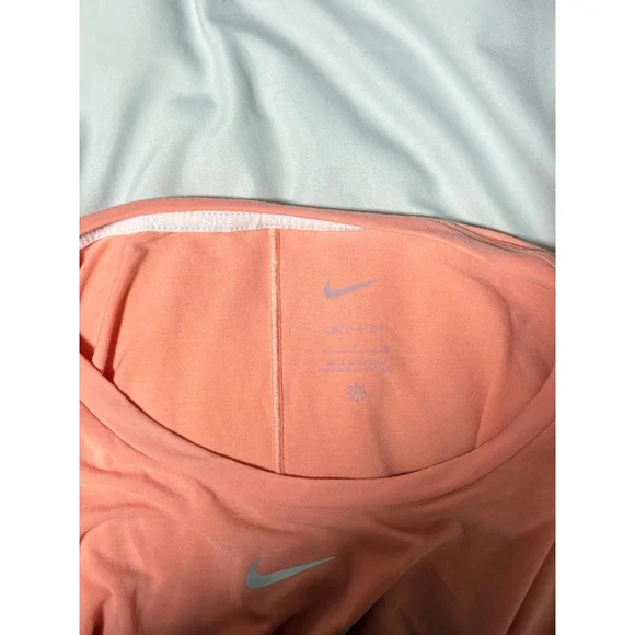Women's Nike Peach T-Shirt Size L - Picture 3 of 3